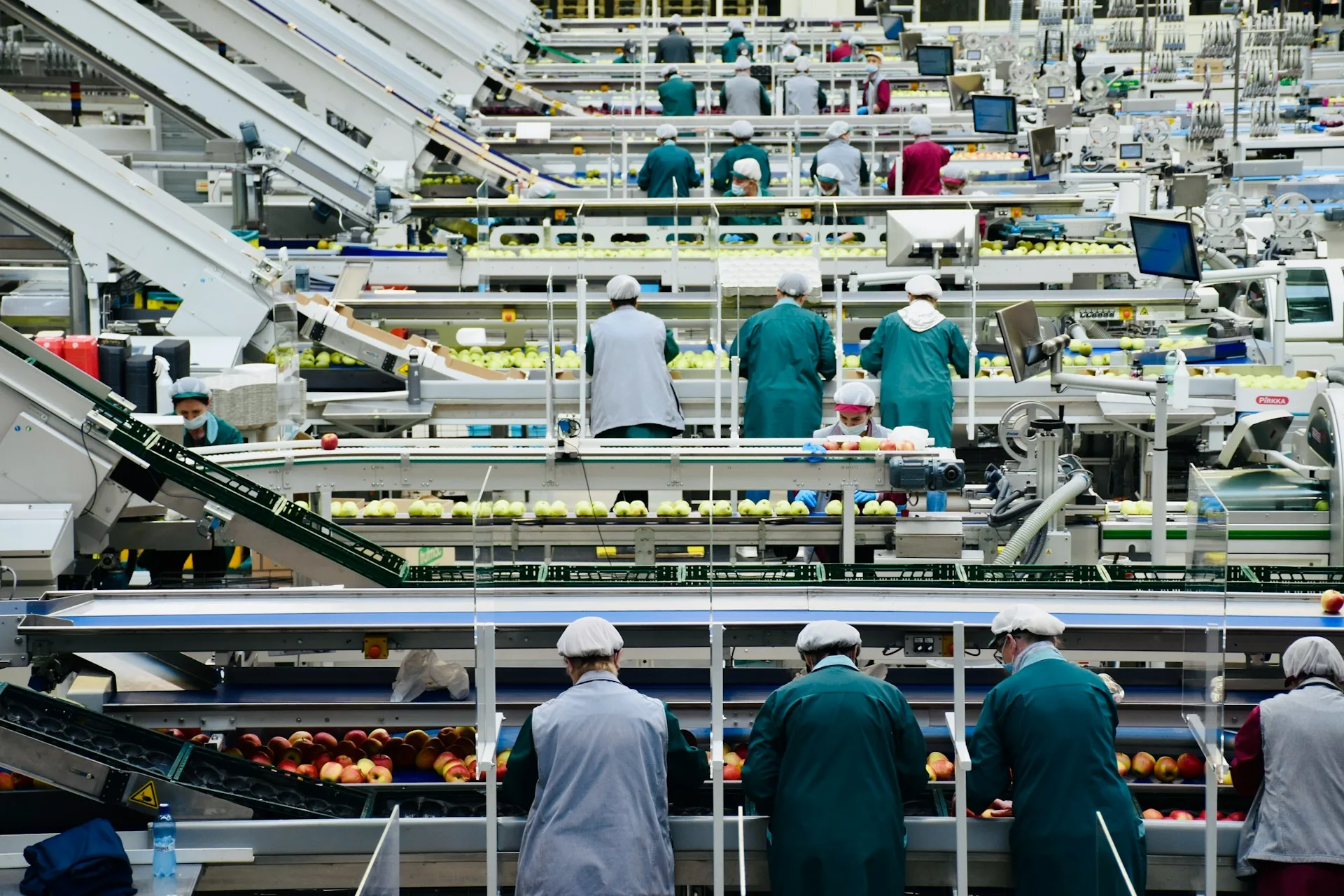 How Artificial Intelligence in Industrial Automation is Transforming Modern Manufacturing